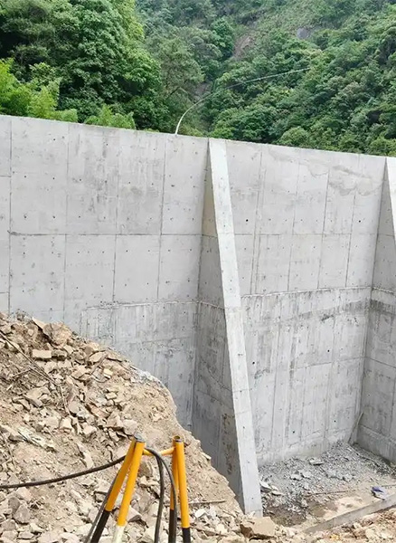 张家口阳原县重力式挡土墙
